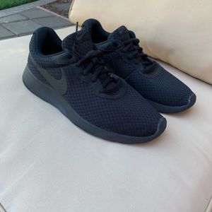 Nike Tanjun sneakers